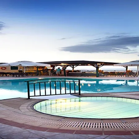 Petra Village 3*