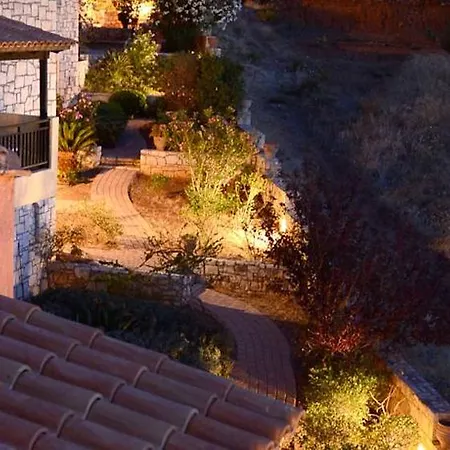 Petra Village Apartahotel 3*