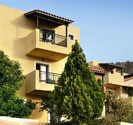 Petra Village Apartahotel 3*